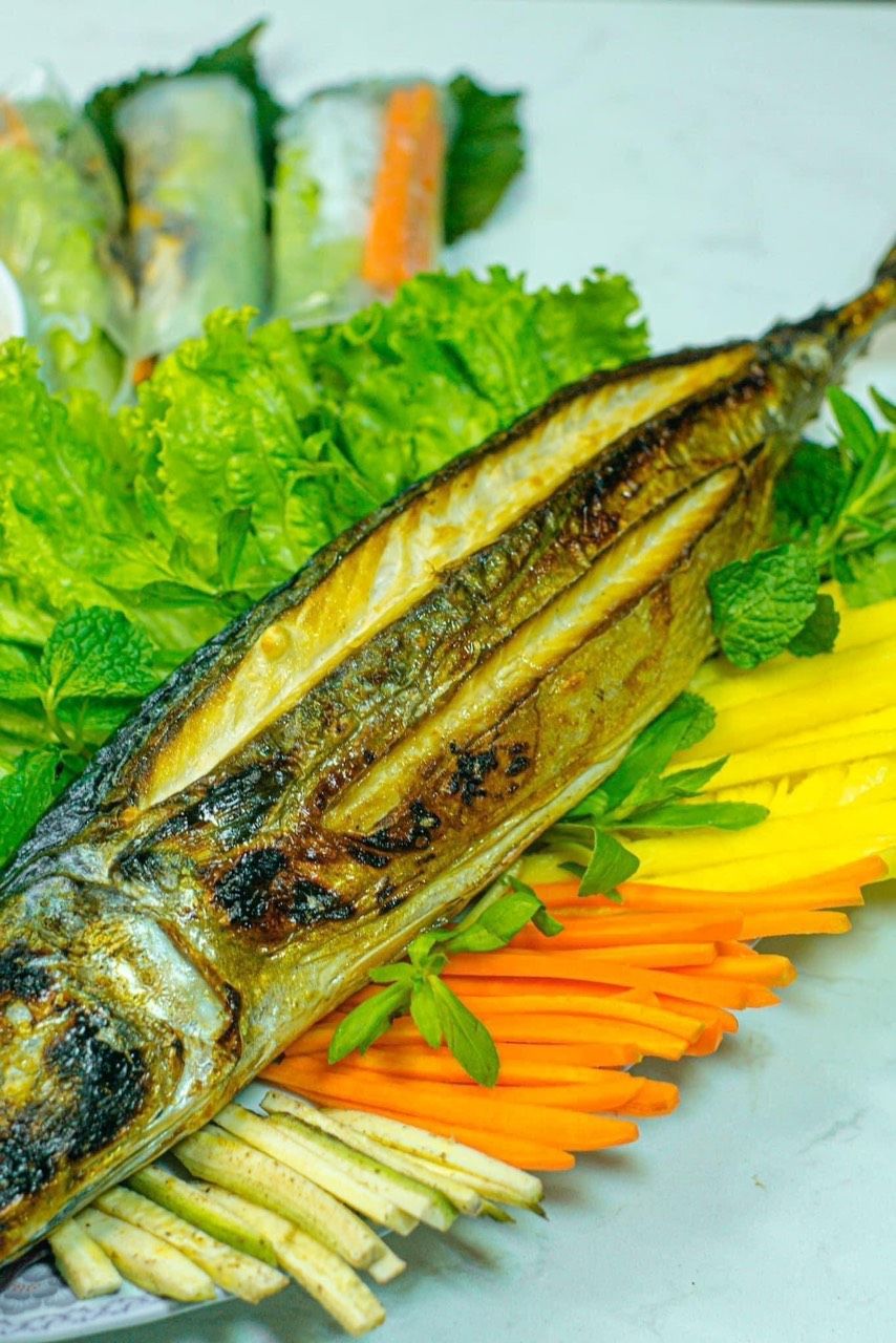 CÁ NỤC NƯỚNG THAN HOA - 1 KÍ 